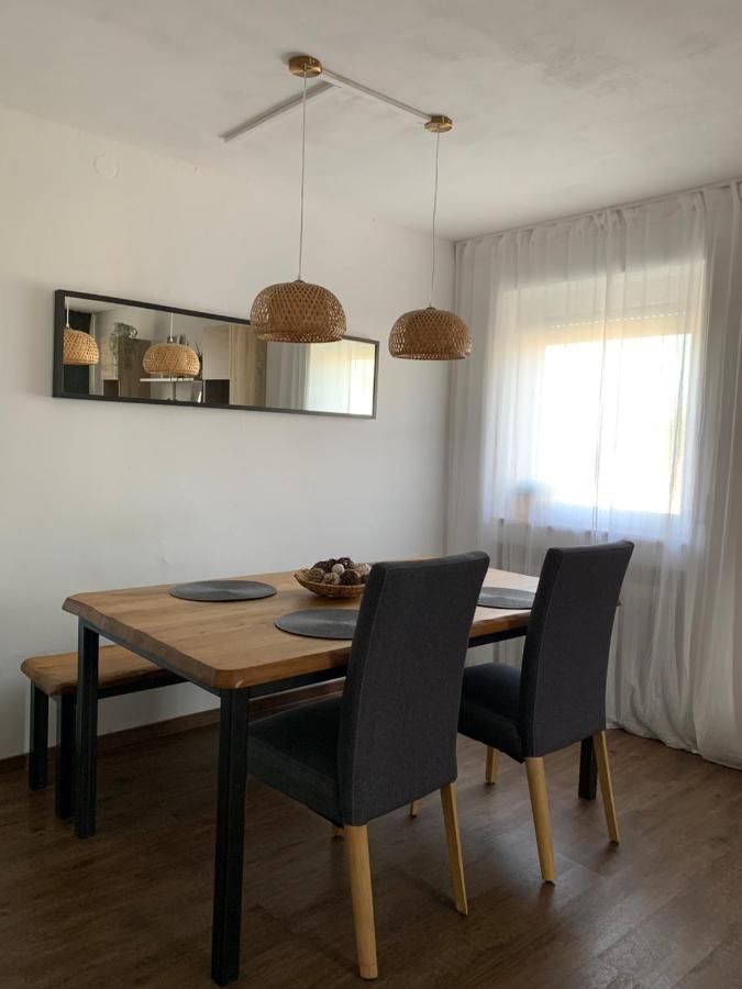 Gemuetliches & Schoenes Apartment Ichenhausen Bagian luar foto
