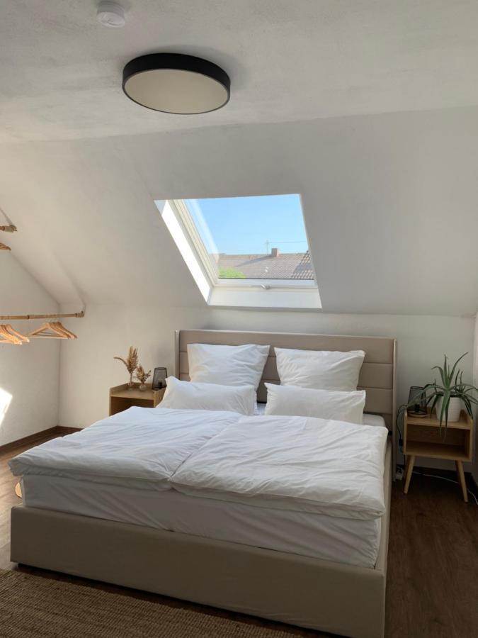 Gemuetliches & Schoenes Apartment Ichenhausen Bagian luar foto